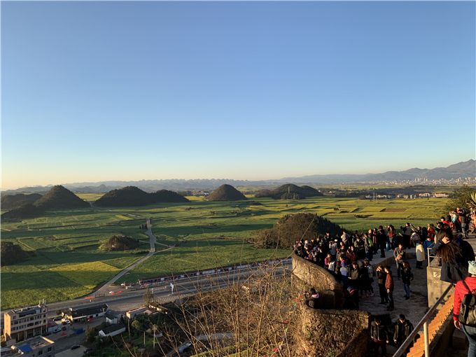 罗平金鸡峰丛观景台
